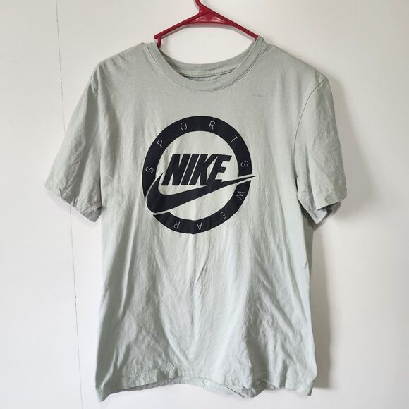 Nike Sportswear T-Shirt Men’s Medium Pale Gray Tee Graphic Logo Short Sleeve - Picture 1 of 9